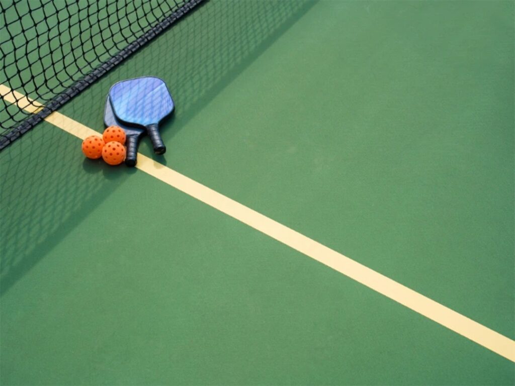 Vật liệu sơn sân Pickleball là gì